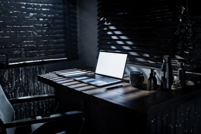 Breaking the Cycle: A Guide to Navigating Online Stalking and Harassment